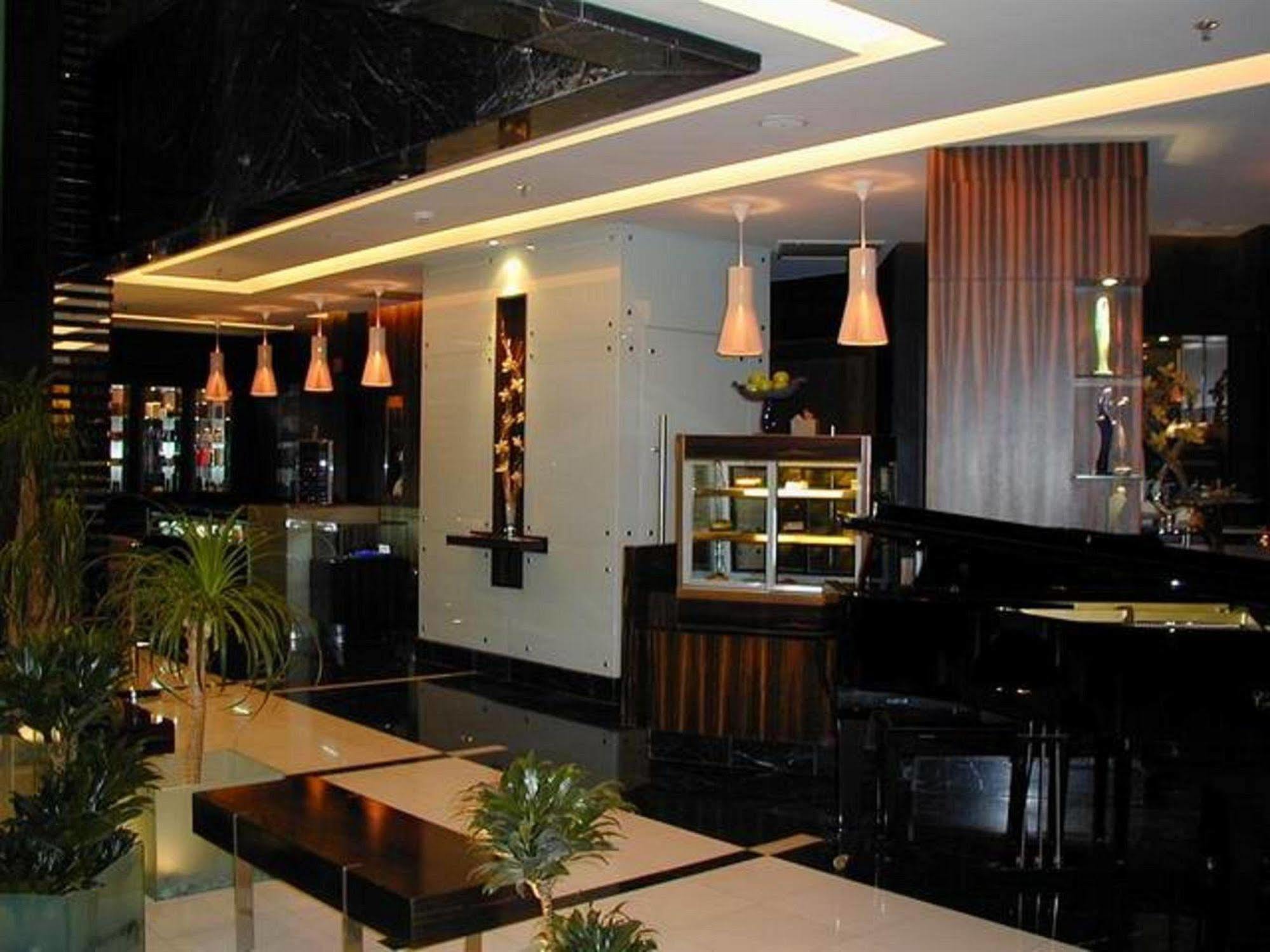 Hotel Le Royal Tower à Koweït Extérieur photo