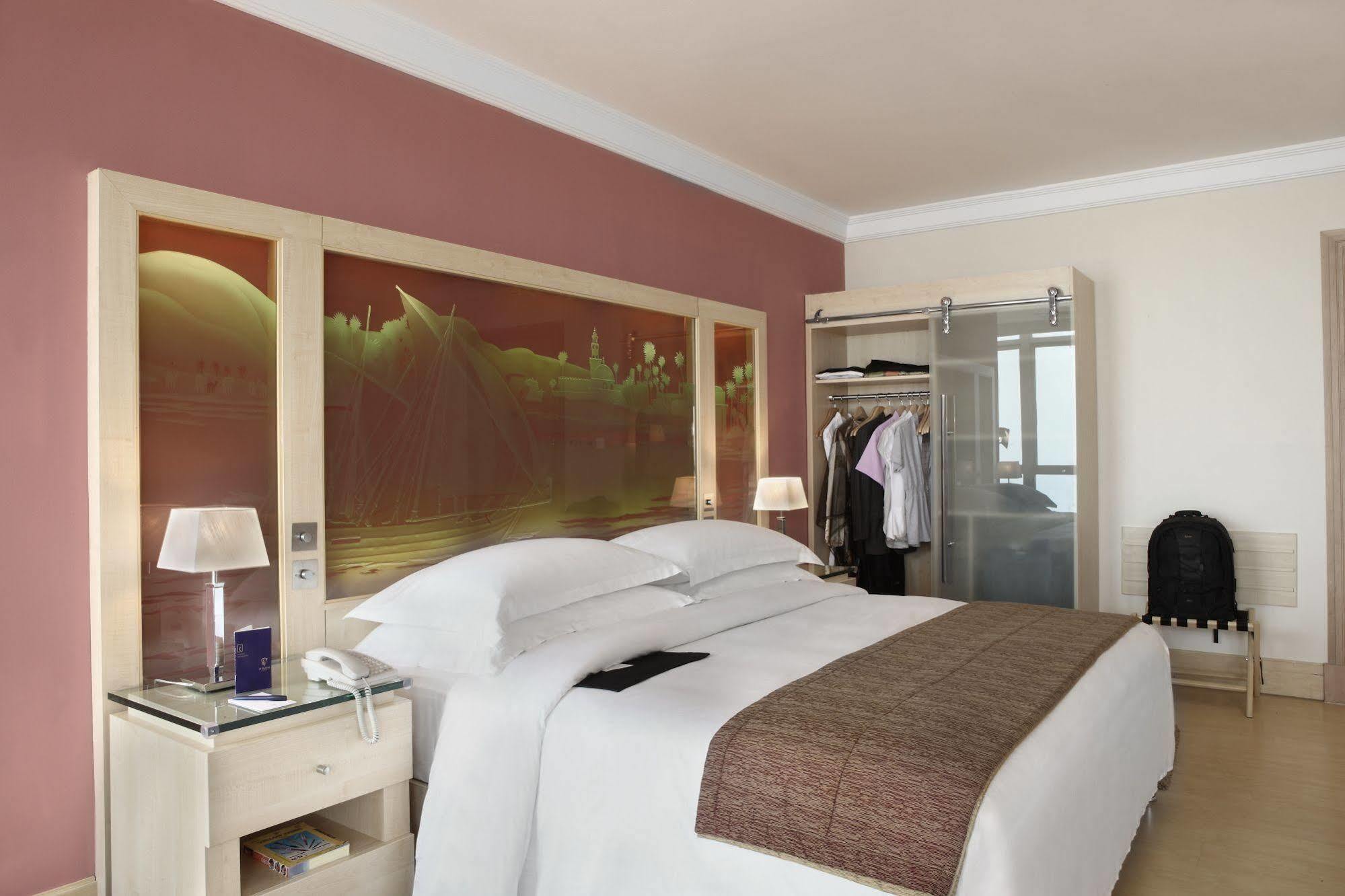 Hotel Le Royal Tower à Koweït Extérieur photo